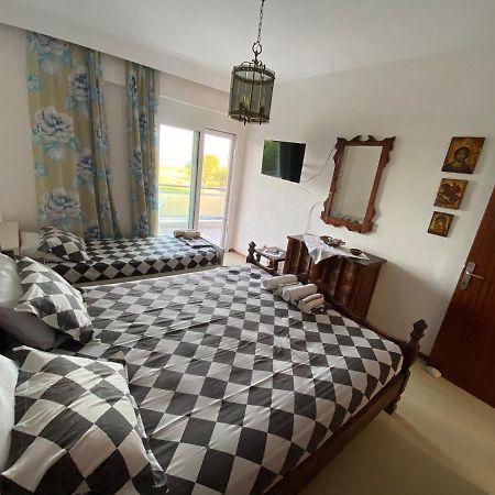 Renas House Apartment Аспровалта Екстериор снимка