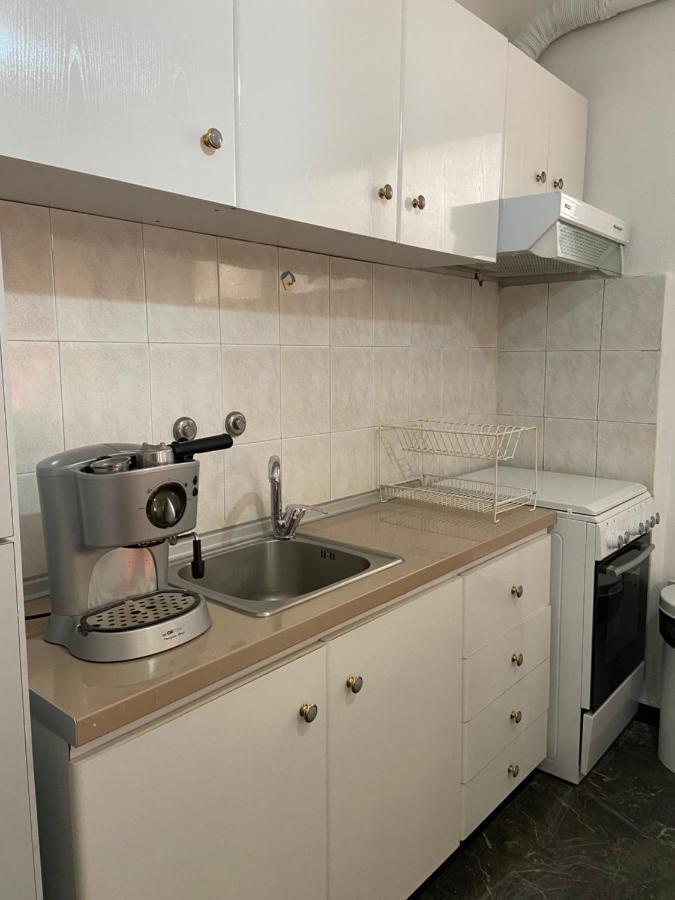 Renas House Apartment Аспровалта Екстериор снимка